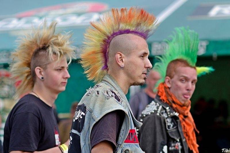 Keltská noc v Harrachově: Na doskočišti skokanského můstku řádili Arakain i Tři sestry