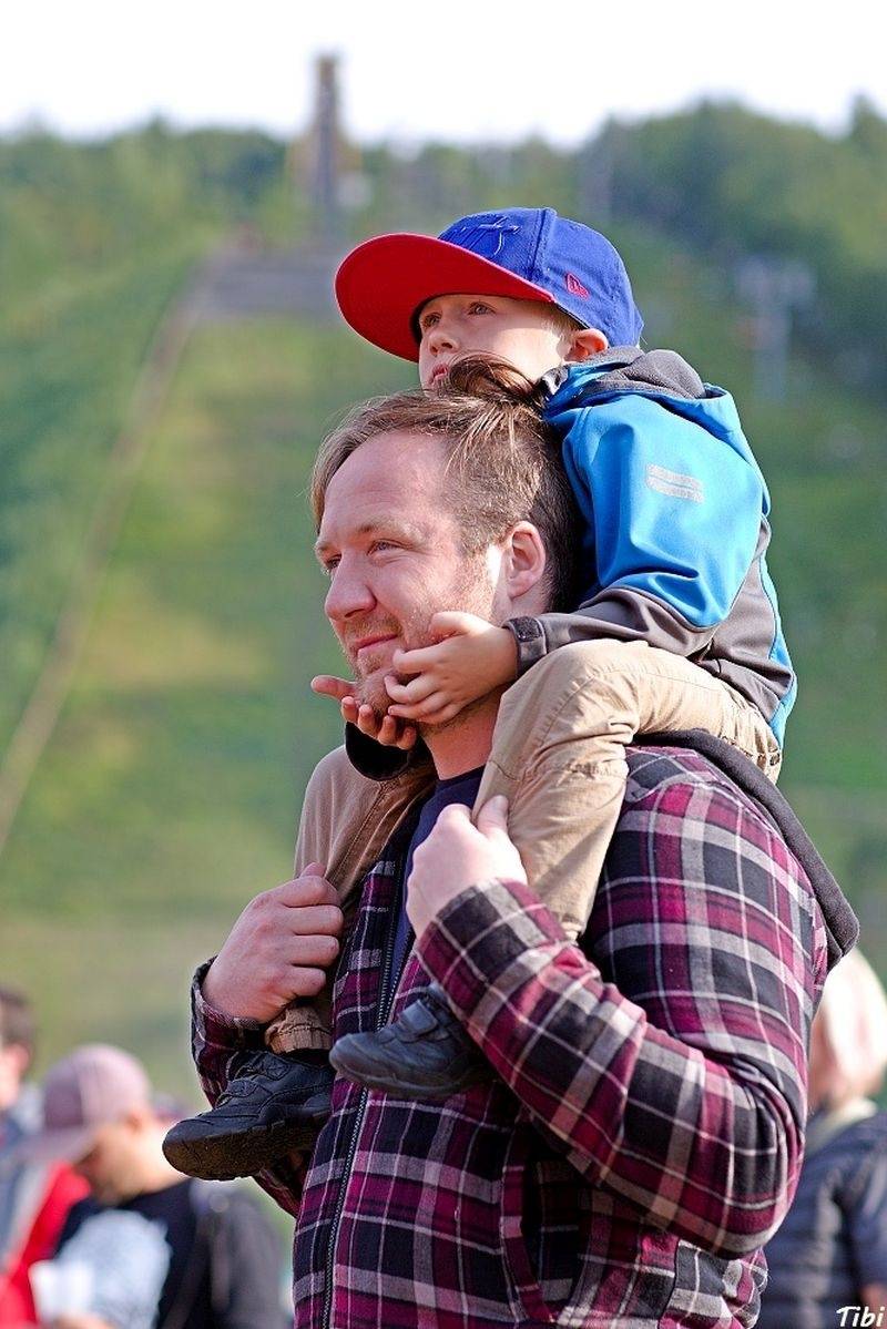 Keltská noc v Harrachově: Na doskočišti skokanského můstku řádili Arakain i Tři sestry