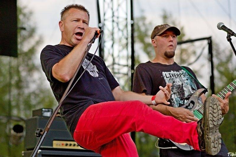 Keltská noc v Harrachově: Na doskočišti skokanského můstku řádili Arakain i Tři sestry