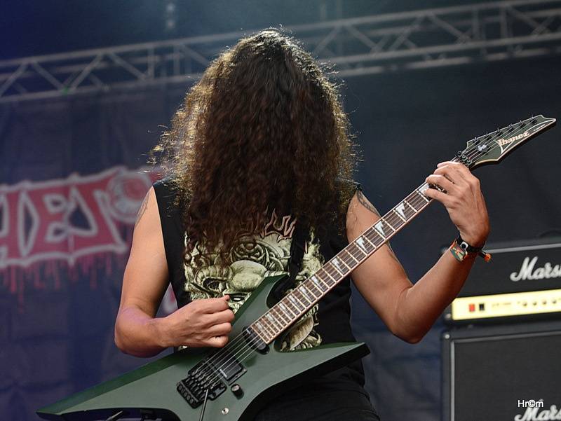 V Josefově běsní metalisté. Brutal Assault začal v blátě a zimě