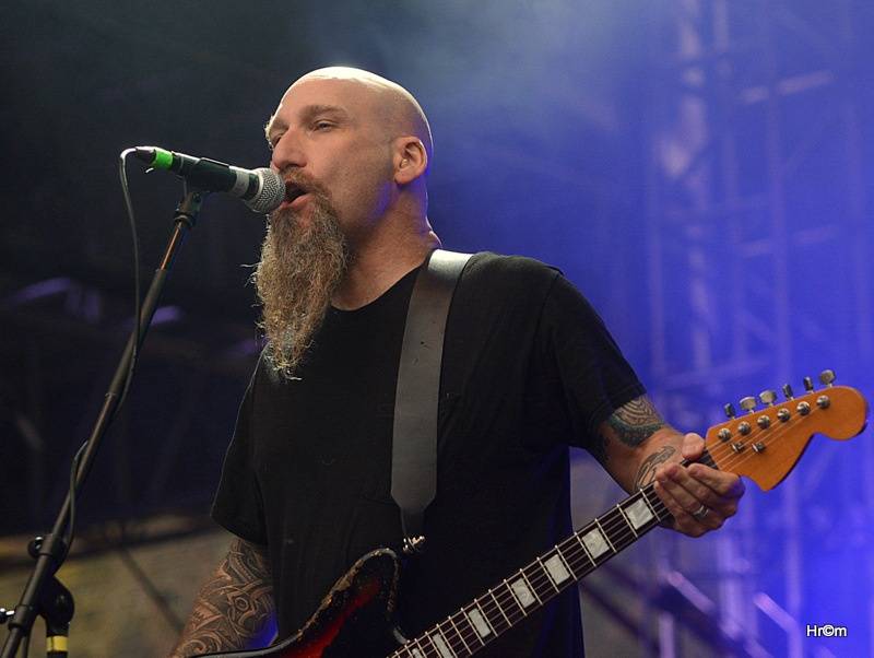 V Josefově běsní metalisté. Brutal Assault začal v blátě a zimě