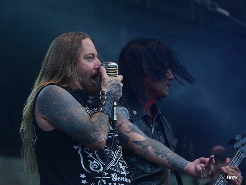 V Josefově běsní metalisté. Brutal Assault začal v blátě a zimě