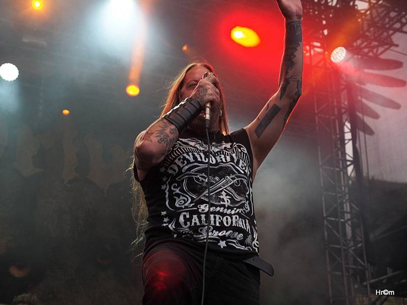 V Josefově běsní metalisté. Brutal Assault začal v blátě a zimě