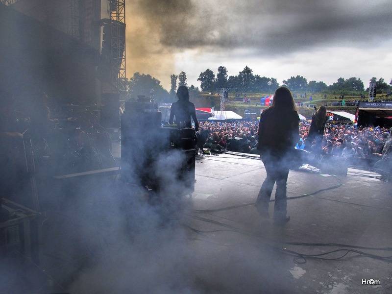 V Josefově běsní metalisté. Brutal Assault začal v blátě a zimě