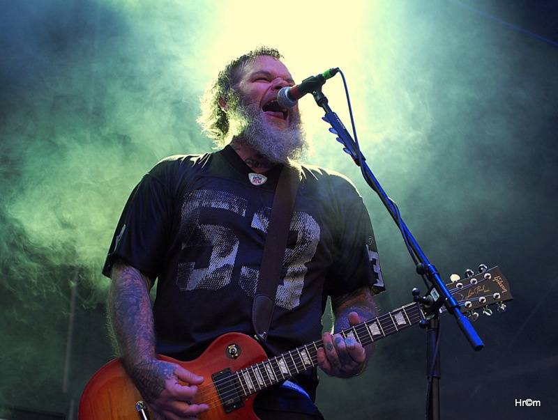 V Josefově běsní metalisté. Brutal Assault začal v blátě a zimě