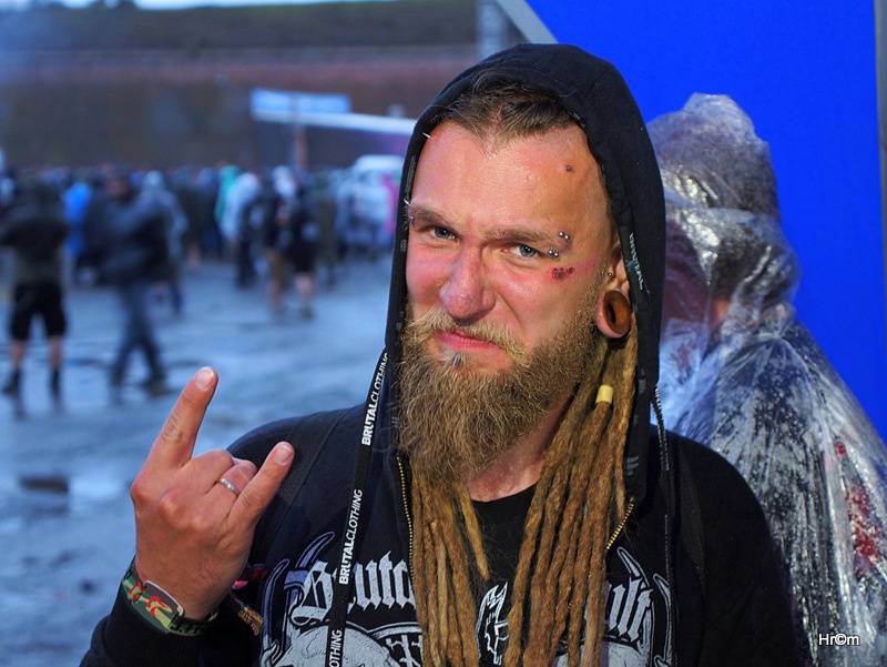 V Josefově běsní metalisté. Brutal Assault začal v blátě a zimě