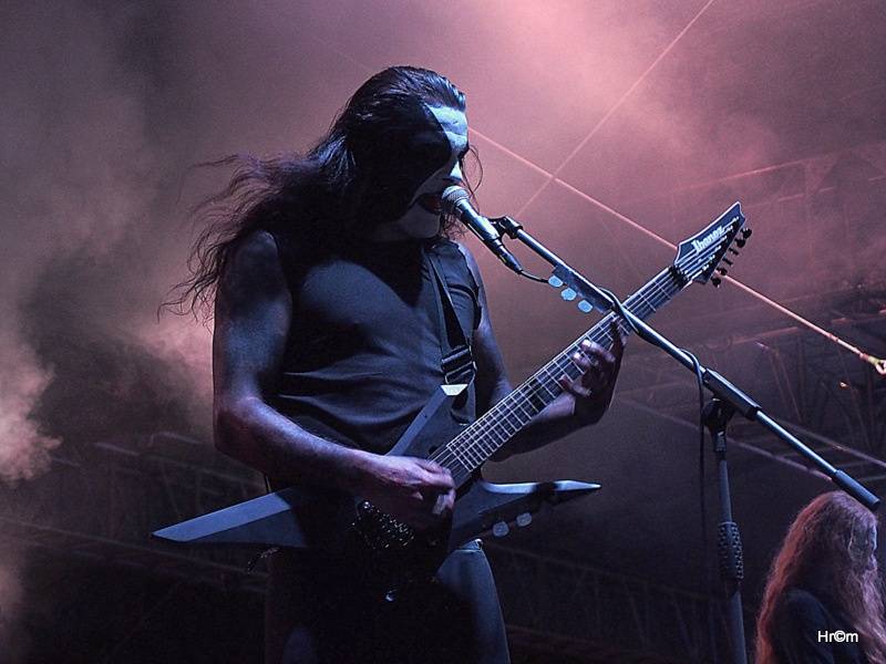 V Josefově běsní metalisté. Brutal Assault začal v blátě a zimě