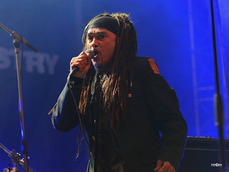 Hvězdou druhého dne Brutal Assault byli Ministry, buráceli i H2O nebo Exodus