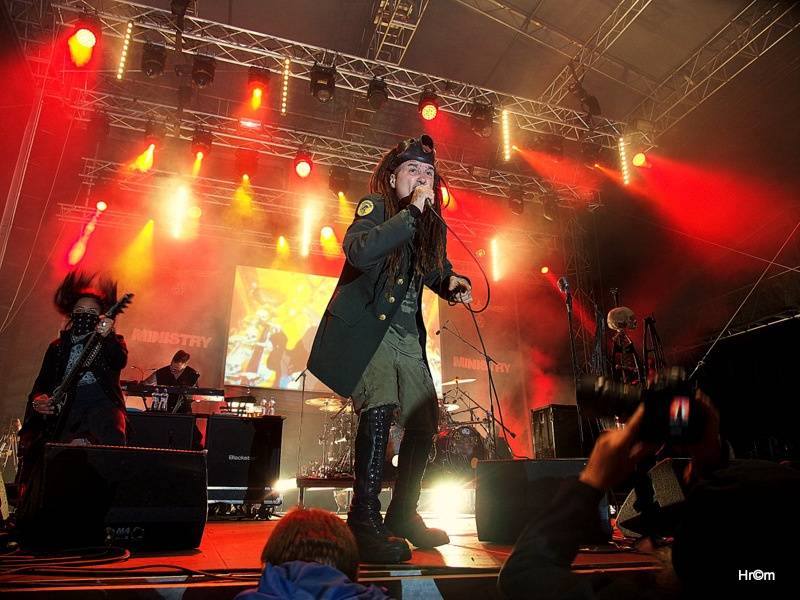 Hvězdou druhého dne Brutal Assault byli Ministry, buráceli i H2O nebo Exodus