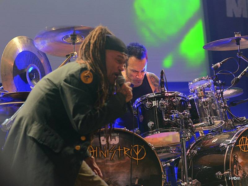 Hvězdou druhého dne Brutal Assault byli Ministry, buráceli i H2O nebo Exodus