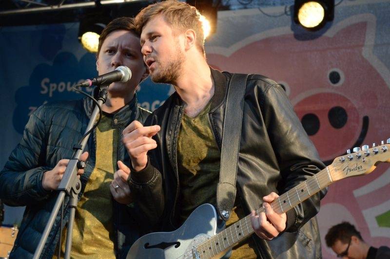 Léto lásky si podmanilo Šiklův mlýn. Fanoušky bavili Ewa Farna, Chinaski, Slza i Jelen