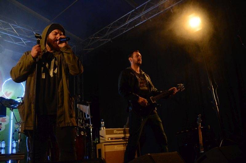 Léto lásky si podmanilo Šiklův mlýn. Fanoušky bavili Ewa Farna, Chinaski, Slza i Jelen