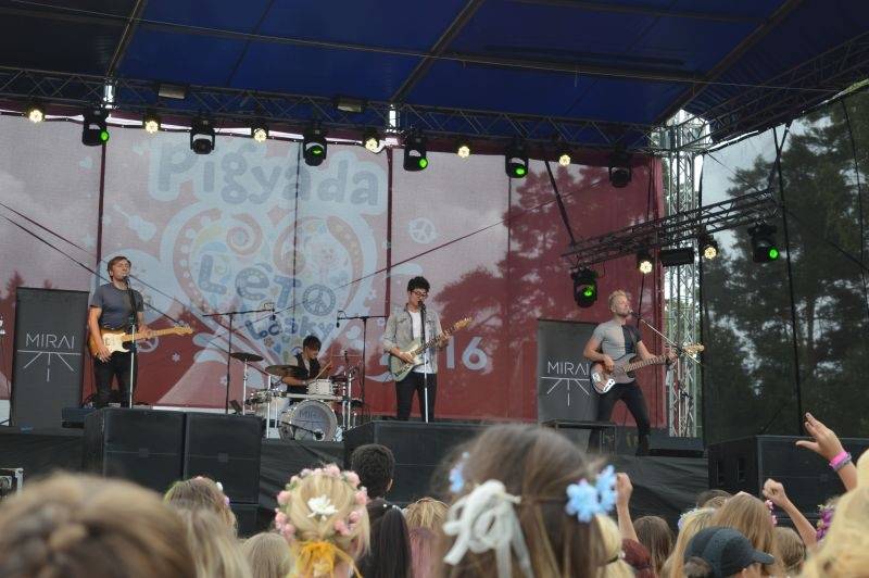 Léto lásky si podmanilo Šiklův mlýn. Fanoušky bavili Ewa Farna, Chinaski, Slza i Jelen