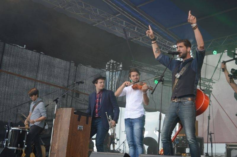 Léto lásky si podmanilo Šiklův mlýn. Fanoušky bavili Ewa Farna, Chinaski, Slza i Jelen