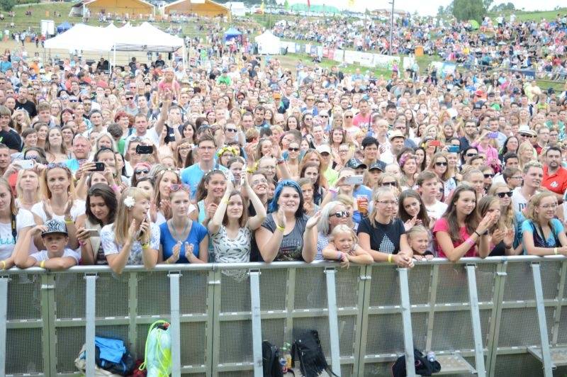 Léto lásky si podmanilo Šiklův mlýn. Fanoušky bavili Ewa Farna, Chinaski, Slza i Jelen