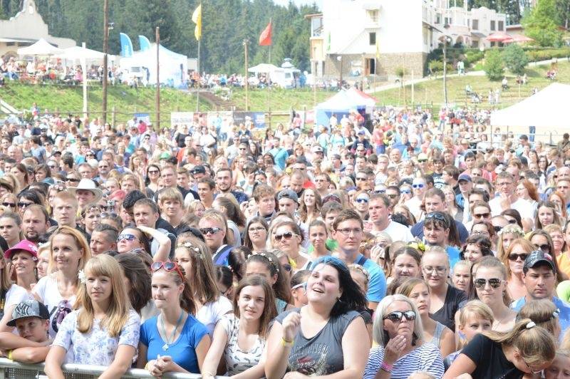 Léto lásky si podmanilo Šiklův mlýn. Fanoušky bavili Ewa Farna, Chinaski, Slza i Jelen