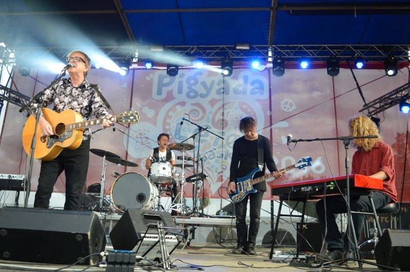 Léto lásky si podmanilo Šiklův mlýn. Fanoušky bavili Ewa Farna, Chinaski, Slza i Jelen