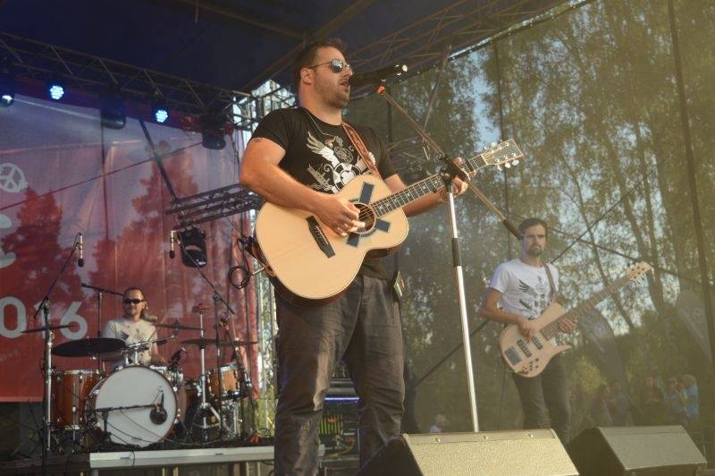 Léto lásky si podmanilo Šiklův mlýn. Fanoušky bavili Ewa Farna, Chinaski, Slza i Jelen