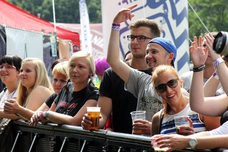 Hrady CZ se přesunuly na Moravu. Kabát, UDG i Rybičky 48 buráceli pod hradem Veveří