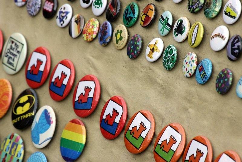 Hrady CZ se přesunuly na Moravu. Kabát, UDG i Rybičky 48 buráceli pod hradem Veveří