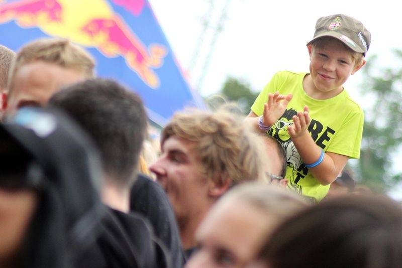 Hrady CZ se přesunuly na Moravu. Kabát, UDG i Rybičky 48 buráceli pod hradem Veveří