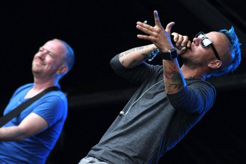 Hrady CZ se přesunuly na Moravu. Kabát, UDG i Rybičky 48 buráceli pod hradem Veveří