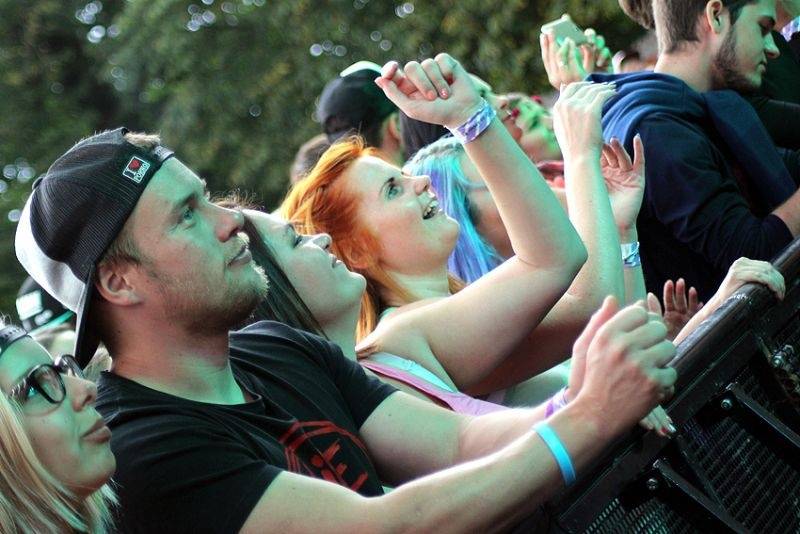 Hrady CZ se přesunuly na Moravu. Kabát, UDG i Rybičky 48 buráceli pod hradem Veveří