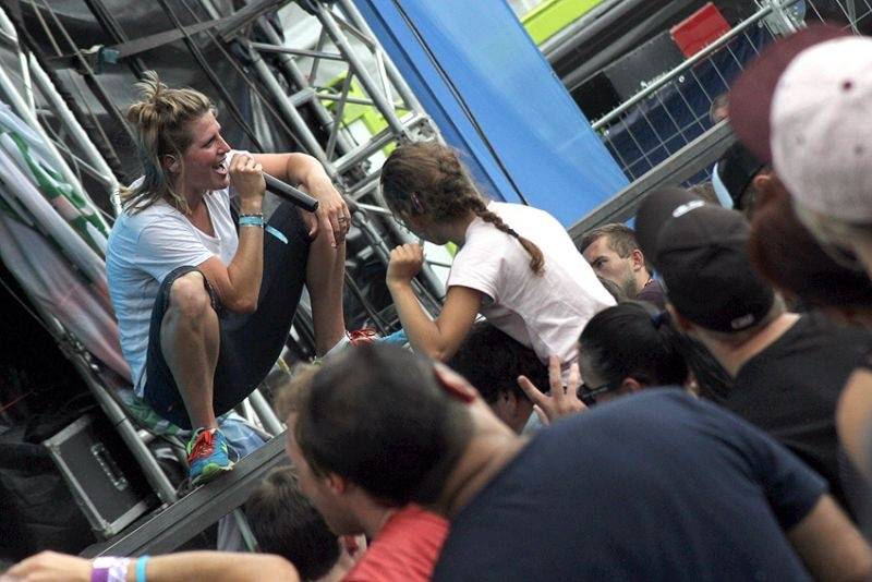 Hrady CZ se přesunuly na Moravu. Kabát, UDG i Rybičky 48 buráceli pod hradem Veveří