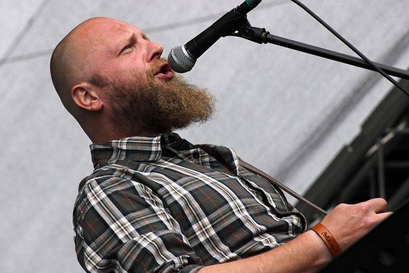 Hrady CZ se přesunuly na Moravu. Kabát, UDG i Rybičky 48 buráceli pod hradem Veveří