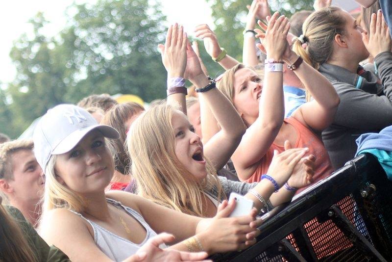 Hrady CZ se přesunuly na Moravu. Kabát, UDG i Rybičky 48 buráceli pod hradem Veveří