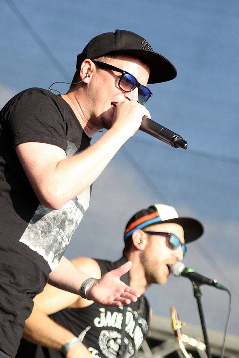 Hrady CZ se přesunuly na Moravu. Kabát, UDG i Rybičky 48 buráceli pod hradem Veveří