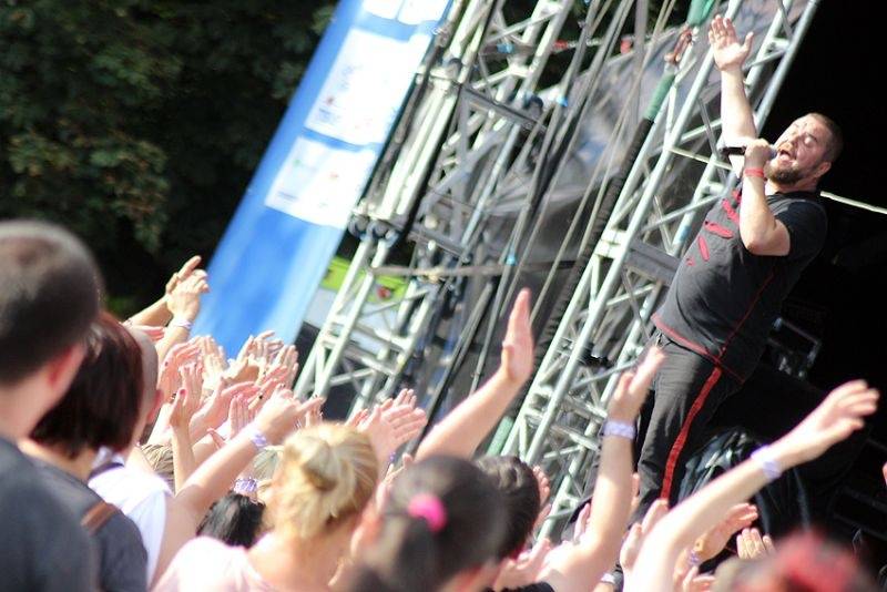 Hrady CZ se přesunuly na Moravu. Kabát, UDG i Rybičky 48 buráceli pod hradem Veveří