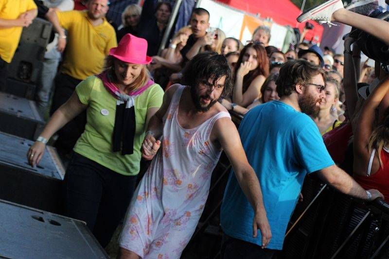 Hrady CZ se přesunuly na Moravu. Kabát, UDG i Rybičky 48 buráceli pod hradem Veveří