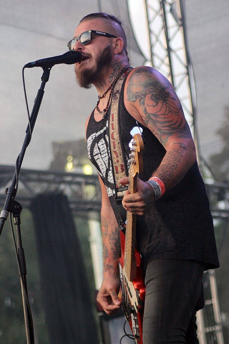 Hrady CZ se přesunuly na Moravu. Kabát, UDG i Rybičky 48 buráceli pod hradem Veveří