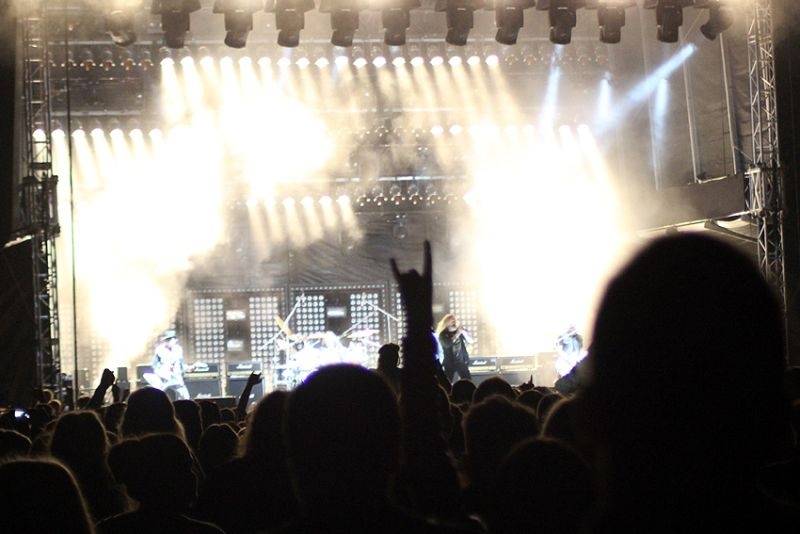 Hrady CZ se přesunuly na Moravu. Kabát, UDG i Rybičky 48 buráceli pod hradem Veveří