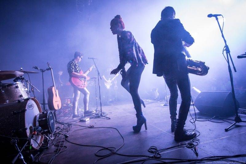 Swing Me Prague: Caravan Palace, Mydy Rabycad i Voila! electroswingovou jízdou rozhýbali Pragovku