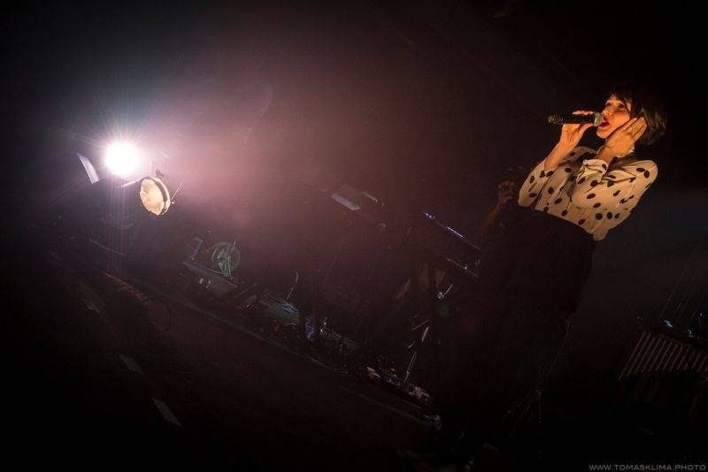 Swing Me Prague: Caravan Palace, Mydy Rabycad i Voila! electroswingovou jízdou rozhýbali Pragovku