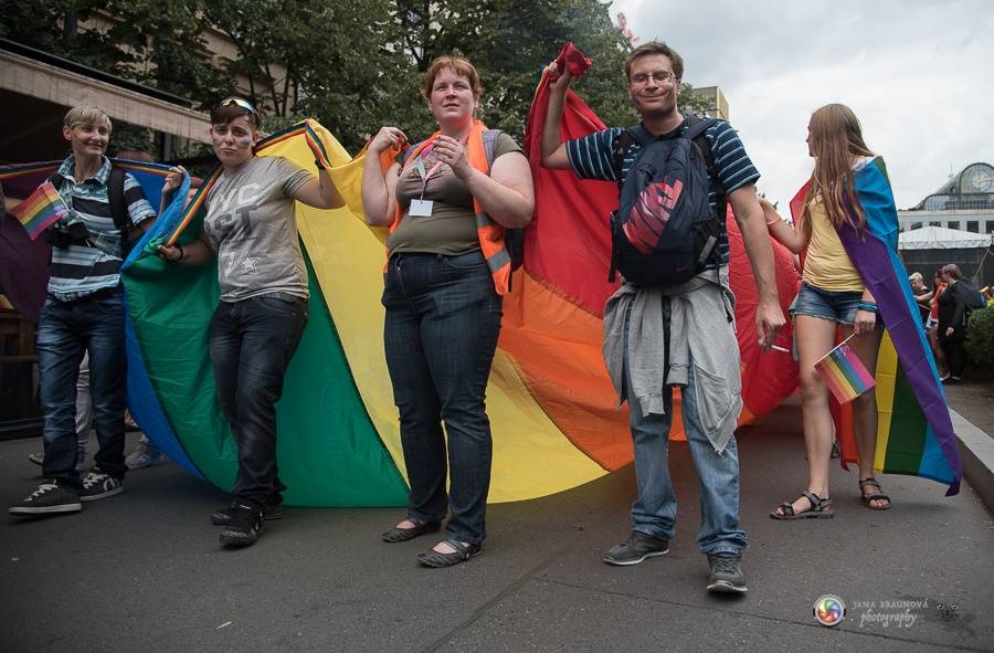 Duhový průvod Prahou zakončil 6. ročník LGBT festivalu Prague Pride 