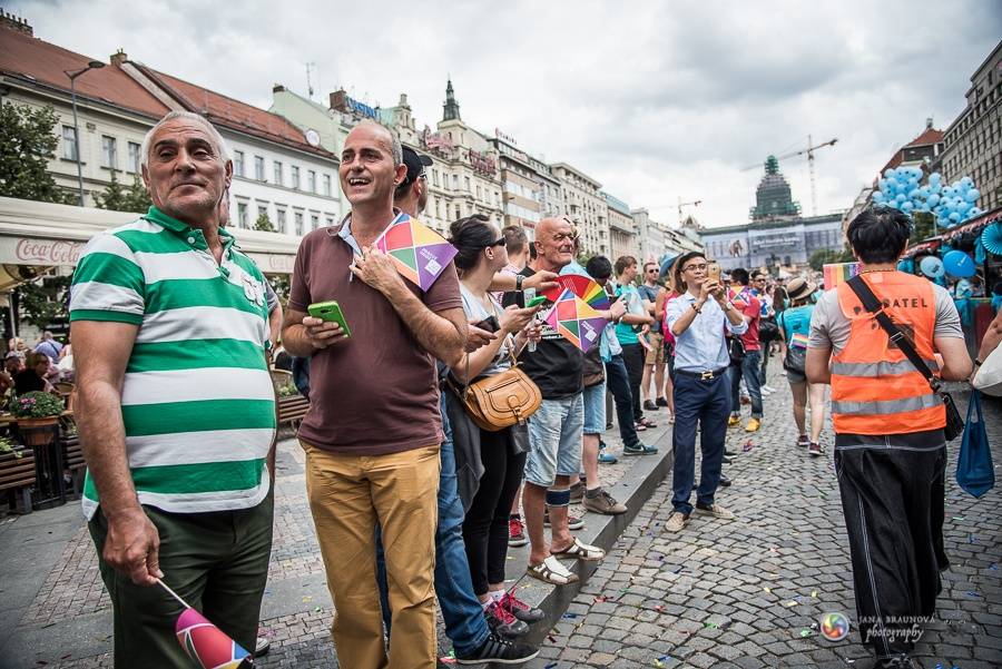 Duhový průvod Prahou zakončil 6. ročník LGBT festivalu Prague Pride 