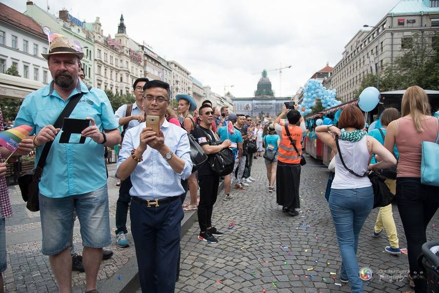 Duhový průvod Prahou zakončil 6. ročník LGBT festivalu Prague Pride 
