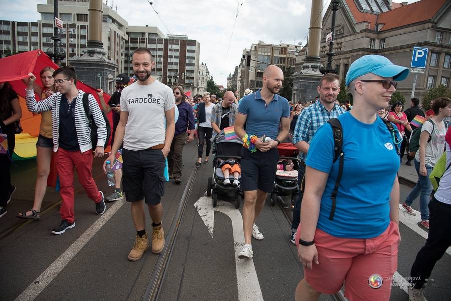 Duhový průvod Prahou zakončil 6. ročník LGBT festivalu Prague Pride 