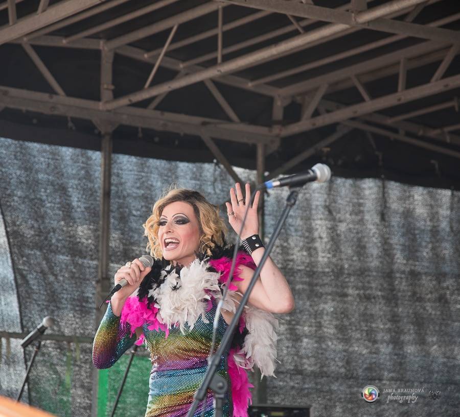 Duhový průvod Prahou zakončil 6. ročník LGBT festivalu Prague Pride 