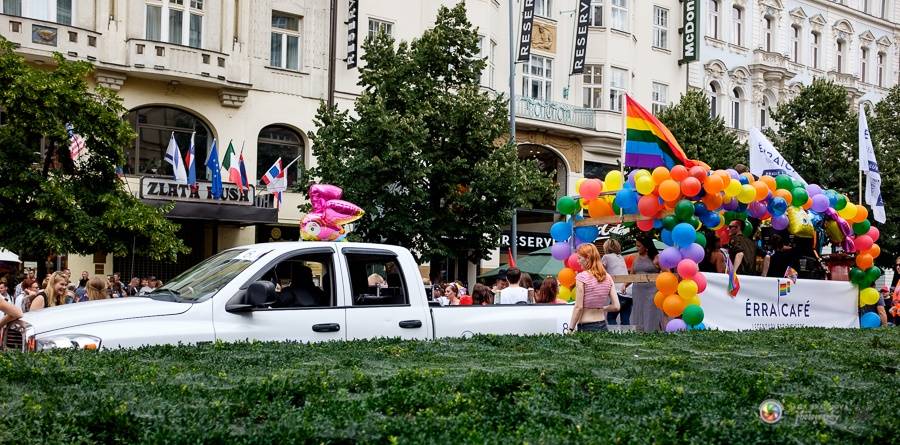 Duhový průvod Prahou zakončil 6. ročník LGBT festivalu Prague Pride 