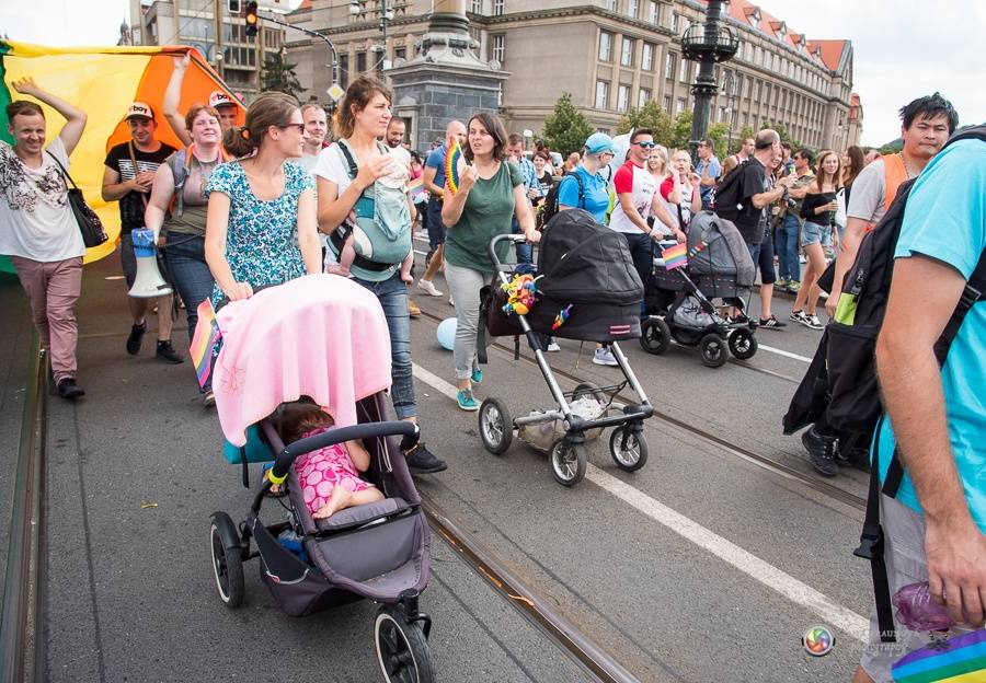 Duhový průvod Prahou zakončil 6. ročník LGBT festivalu Prague Pride 