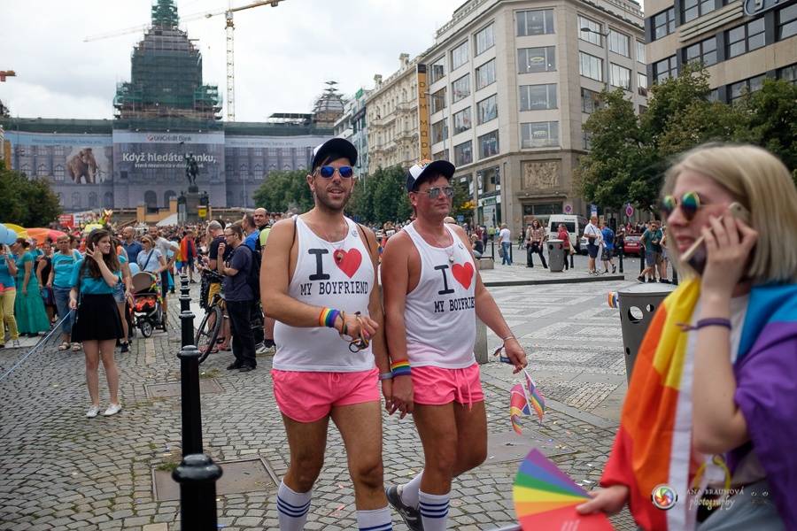 Duhový průvod Prahou zakončil 6. ročník LGBT festivalu Prague Pride 