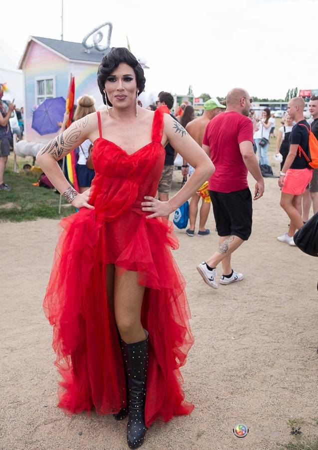 Duhový průvod Prahou zakončil 6. ročník LGBT festivalu Prague Pride 