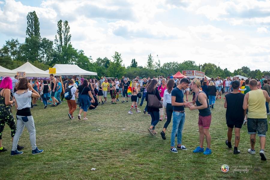 Duhový průvod Prahou zakončil 6. ročník LGBT festivalu Prague Pride 