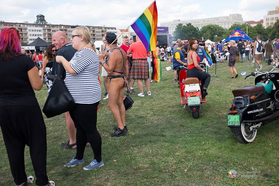 Duhový průvod Prahou zakončil 6. ročník LGBT festivalu Prague Pride 