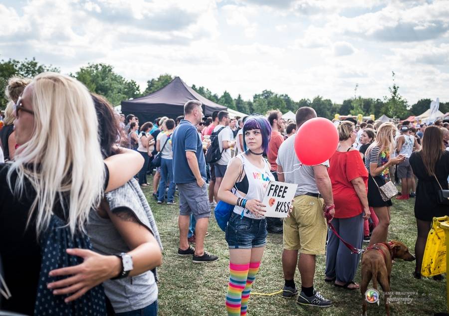 Duhový průvod Prahou zakončil 6. ročník LGBT festivalu Prague Pride 