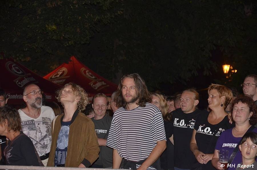 Plzeň rozezněla Živá ulice. Na úvod hráli Donnie Darko i Znouzectnost